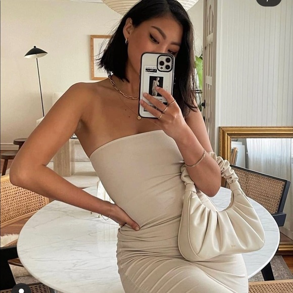 Handbags - White shoulder hand bag. White leather. Very stylish. Brand new